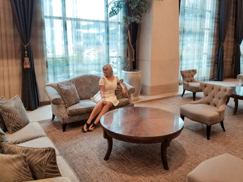 Fernwehsarah at the lobby of the Miramar Garden Hotel Taipei