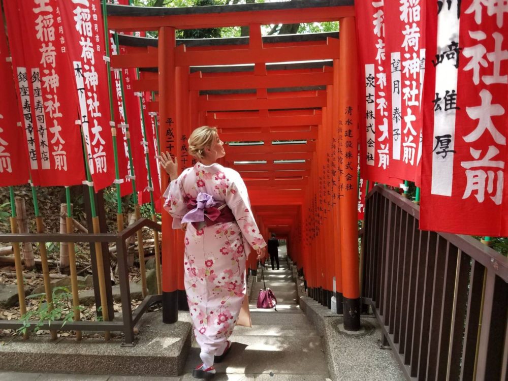 World Trip Travel Bucket List - Wearing a traditional Japanese Kimono
