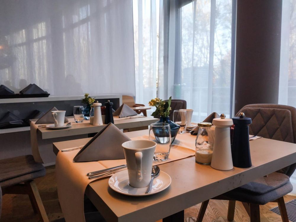Breakfast Room Steigenberger Munich - an honest review by Fernwehsarah