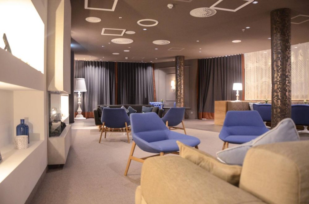 Lounge at Steigenberger Munich - an honest review by Fernwehsarah