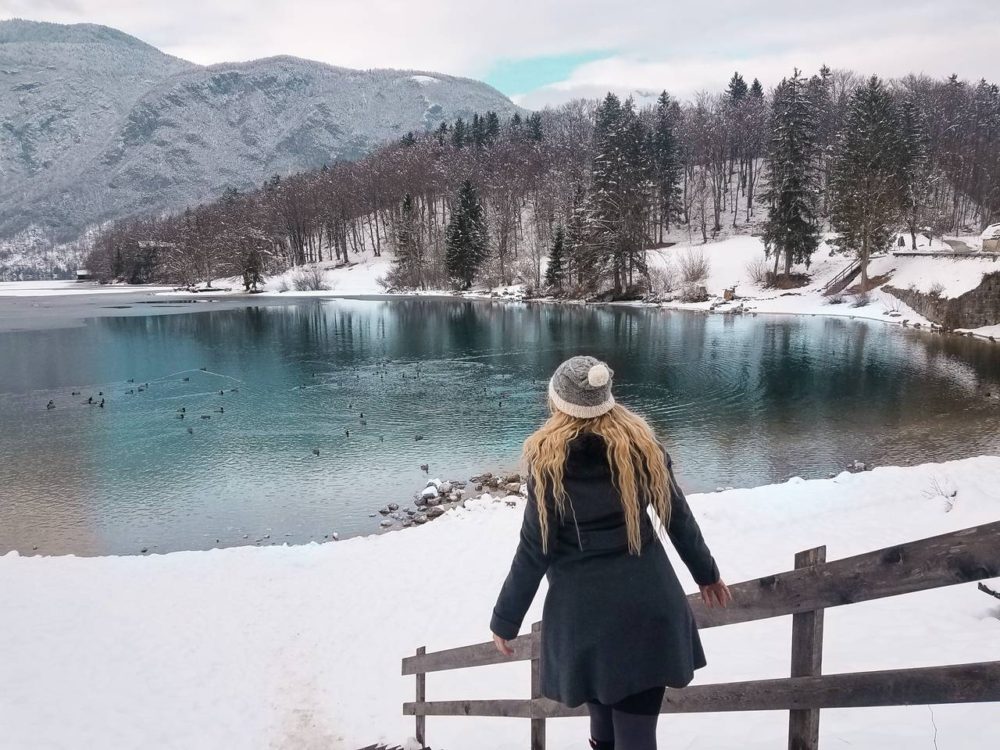 Lake Bohinj in Wintertime - find the best ski resorts in Slovenia - the ultimate guide to skiing in Slovenia