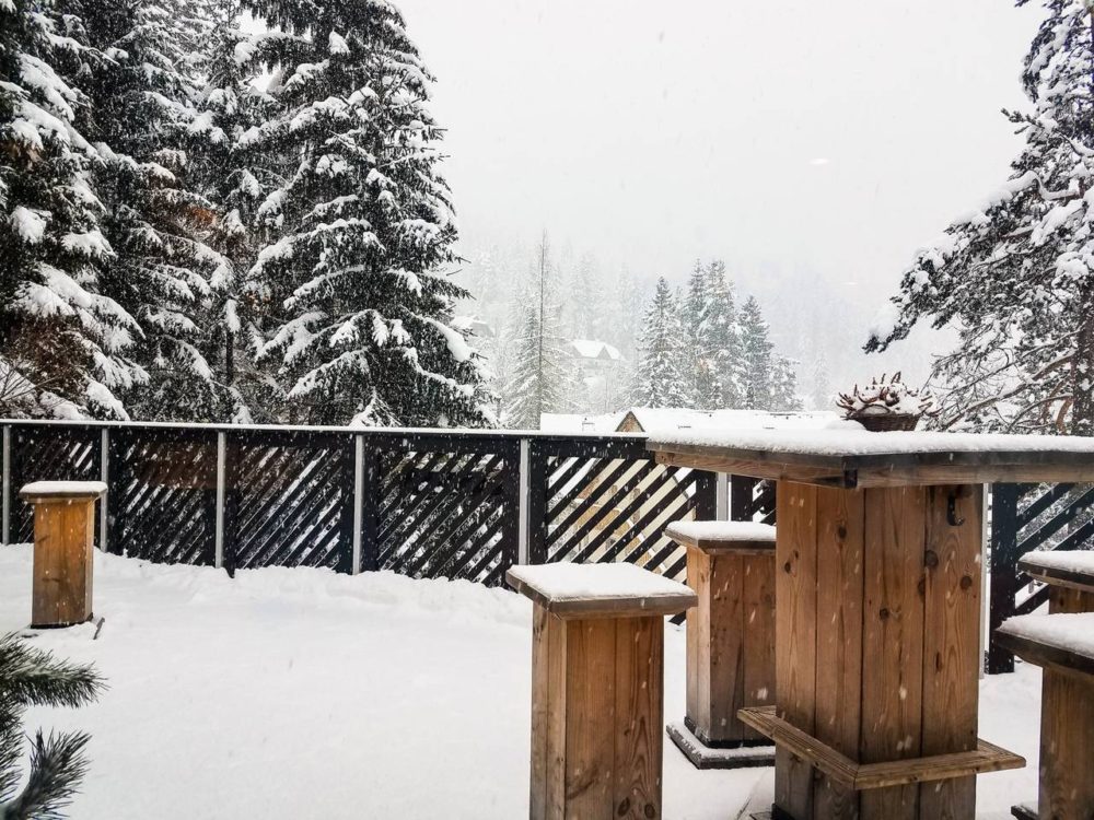 Terrasse of Hotel Vila Triglav in Kranjska Gora - find the best ski resorts in Slovenia - the ultimate guide to skiing in Slovenia