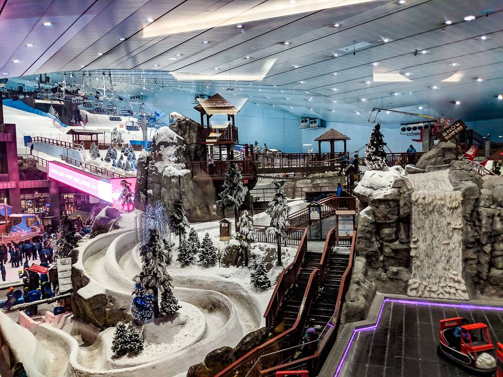 Ski Slopes in the mall of the Emirates