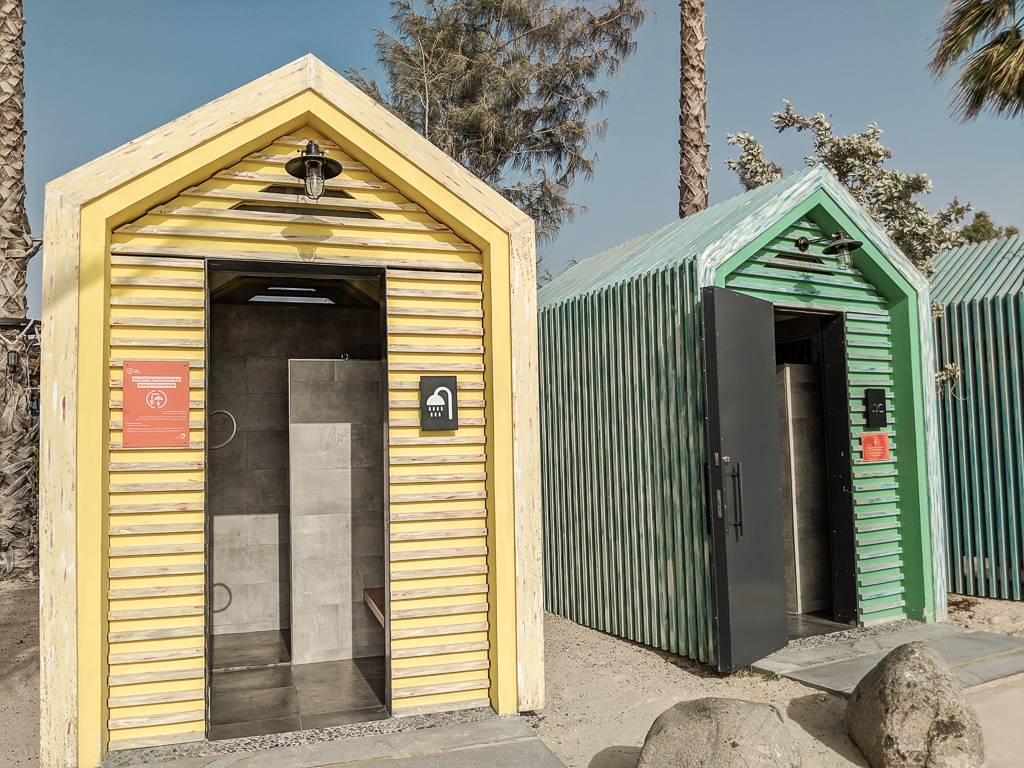 Toilets and Showers at La Mer Beach Dubai
