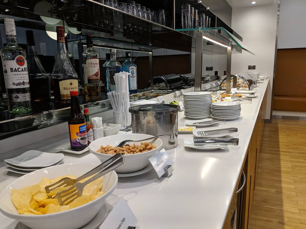 Lufthansa Lounge at Dubai Airport - Lufthansa Business Class Review
