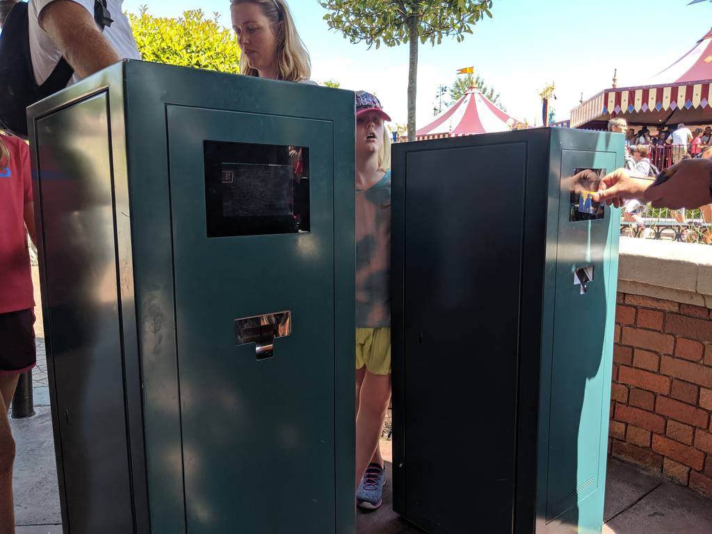 Disneyland Paris Fastpass Machine