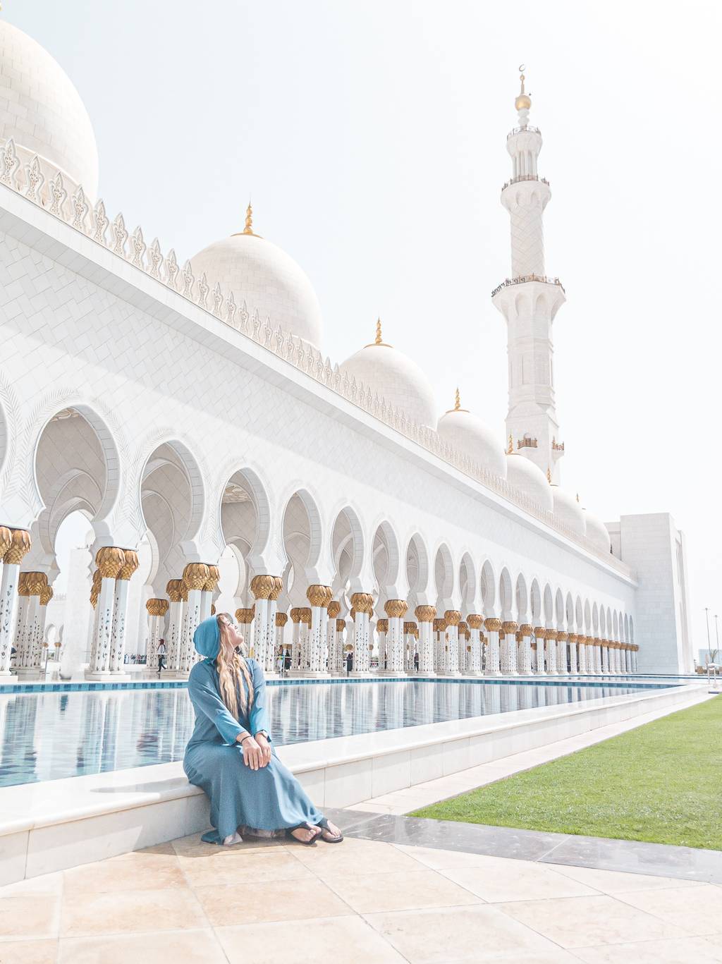 Sarah wearing an Abaya in front of Sheik Zayed mosque Abu Dhabi